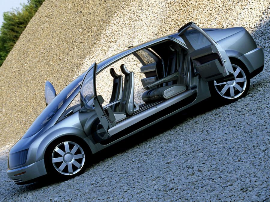  GM Hy-Wire Concept 2002 года  (фото 20 из 27)